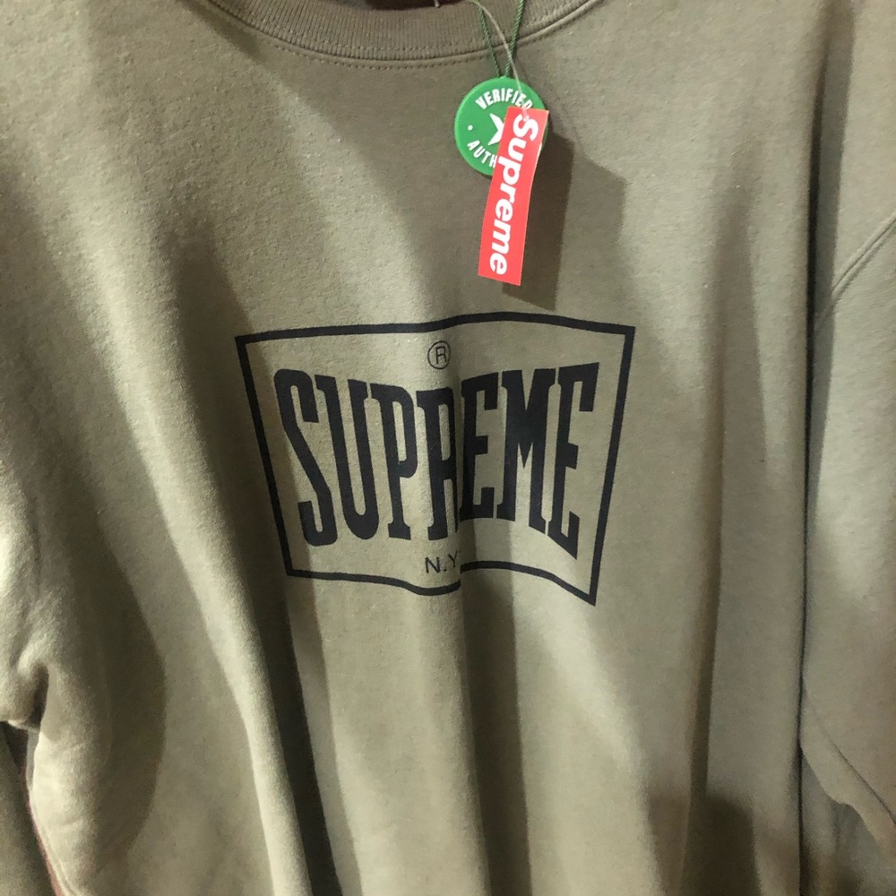 Supreme crew neck
